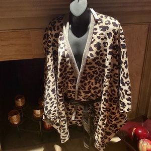 Brand new with tags leopard shawl. L/xl
